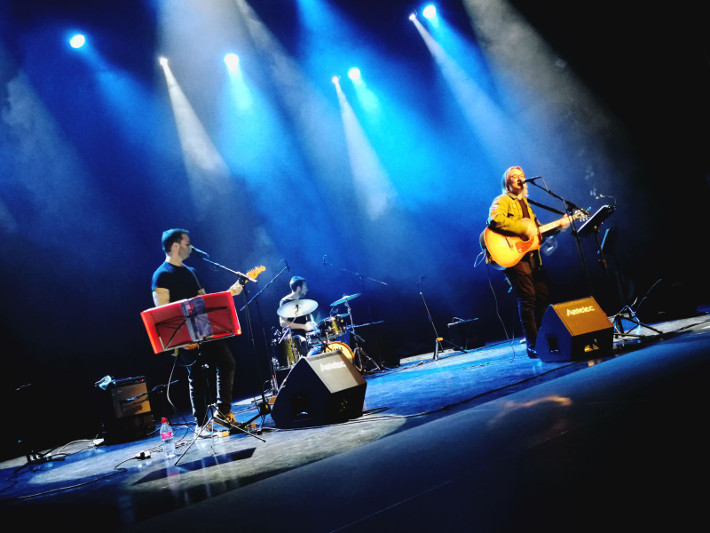 El grupo FM llenó de  Rock´n Roll la Casa de la Cultura de Almuñécar